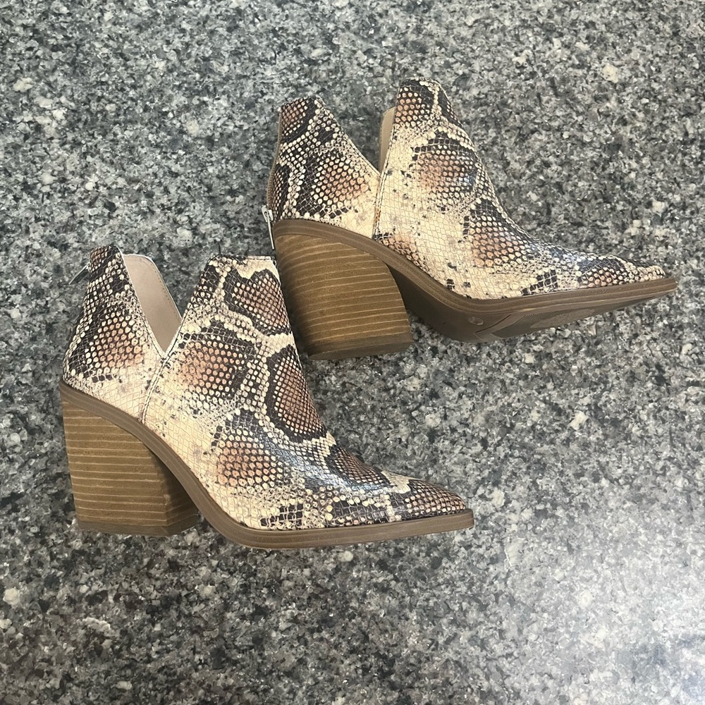 Vince Camuto Gigietta Bootie